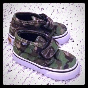 Camouflage Vans